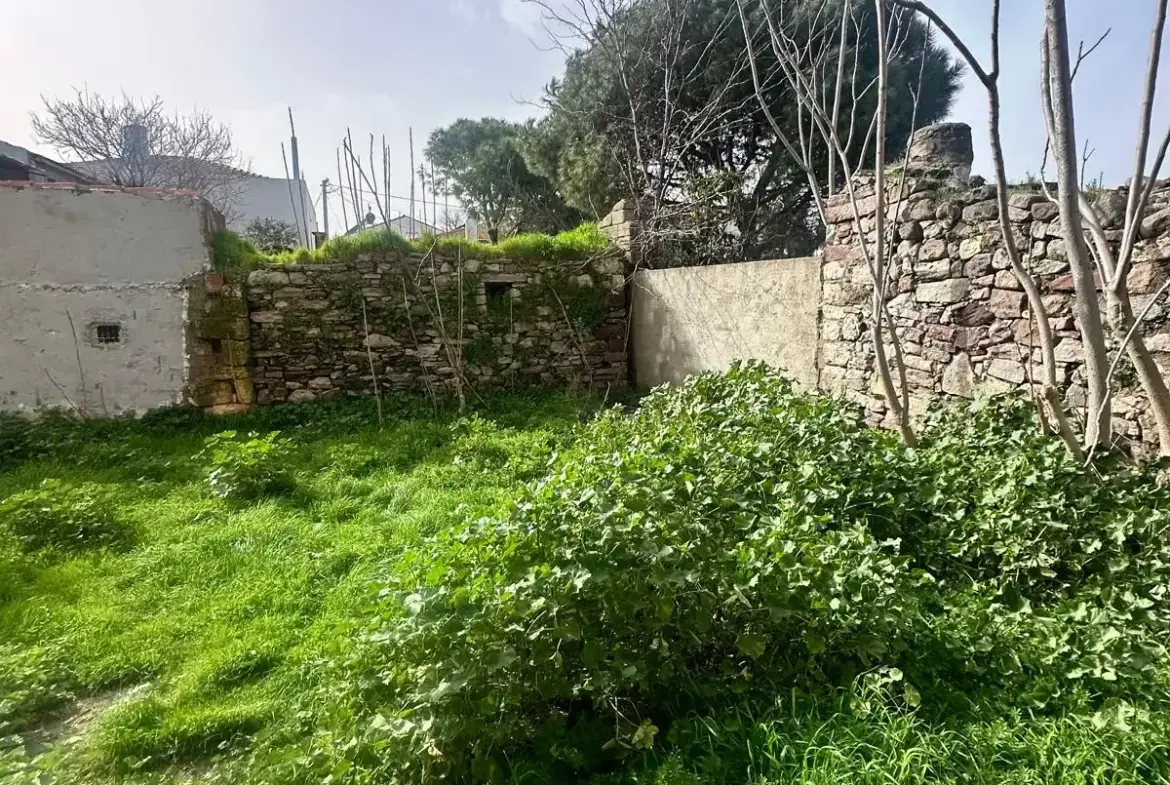 BALIKESİR AYVALIK KÜÇÜKKÖYDE SATILIK ARSA