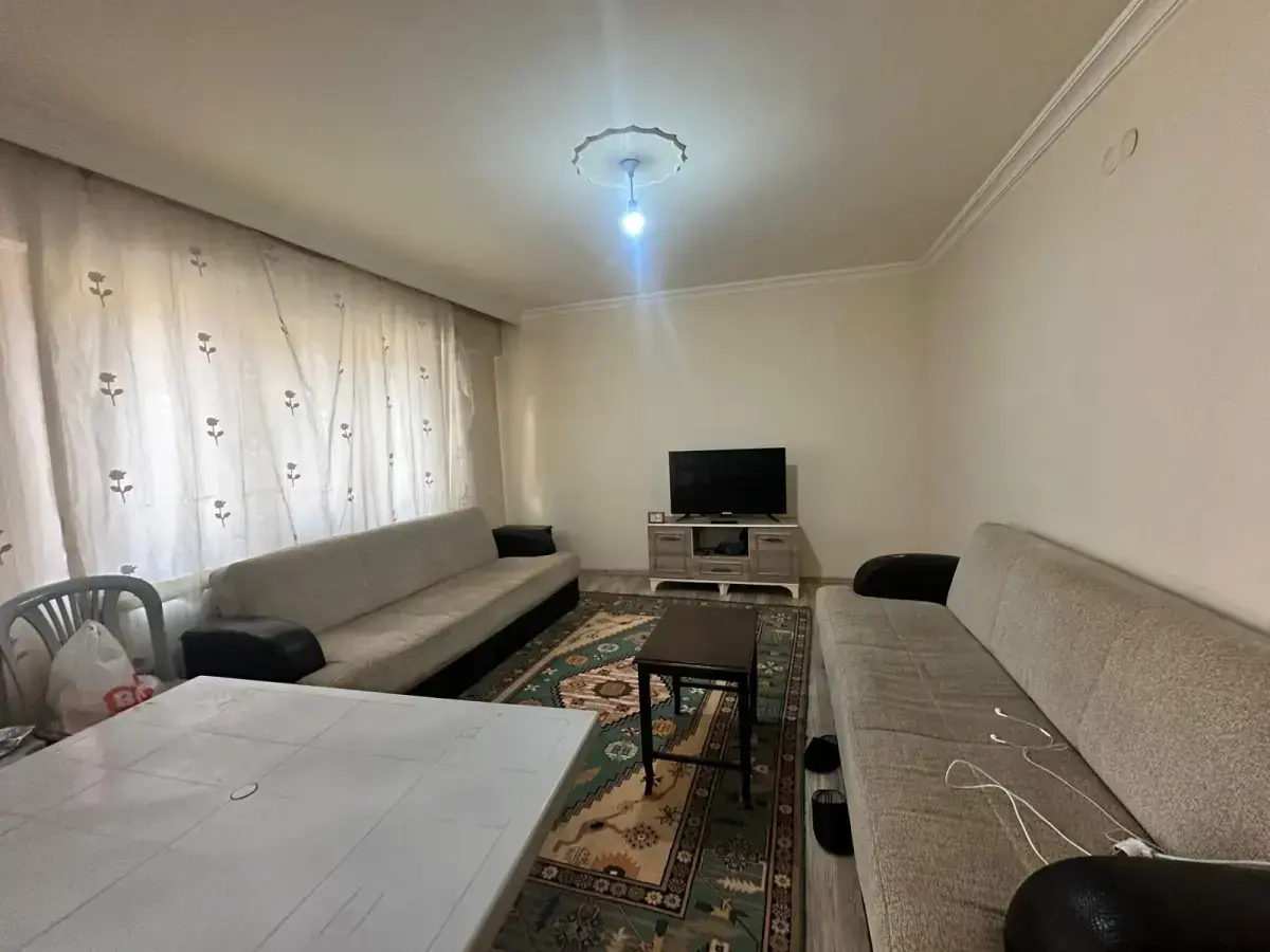 13 EYLÜL OKULU ALTINDA SATILIK DAİRE