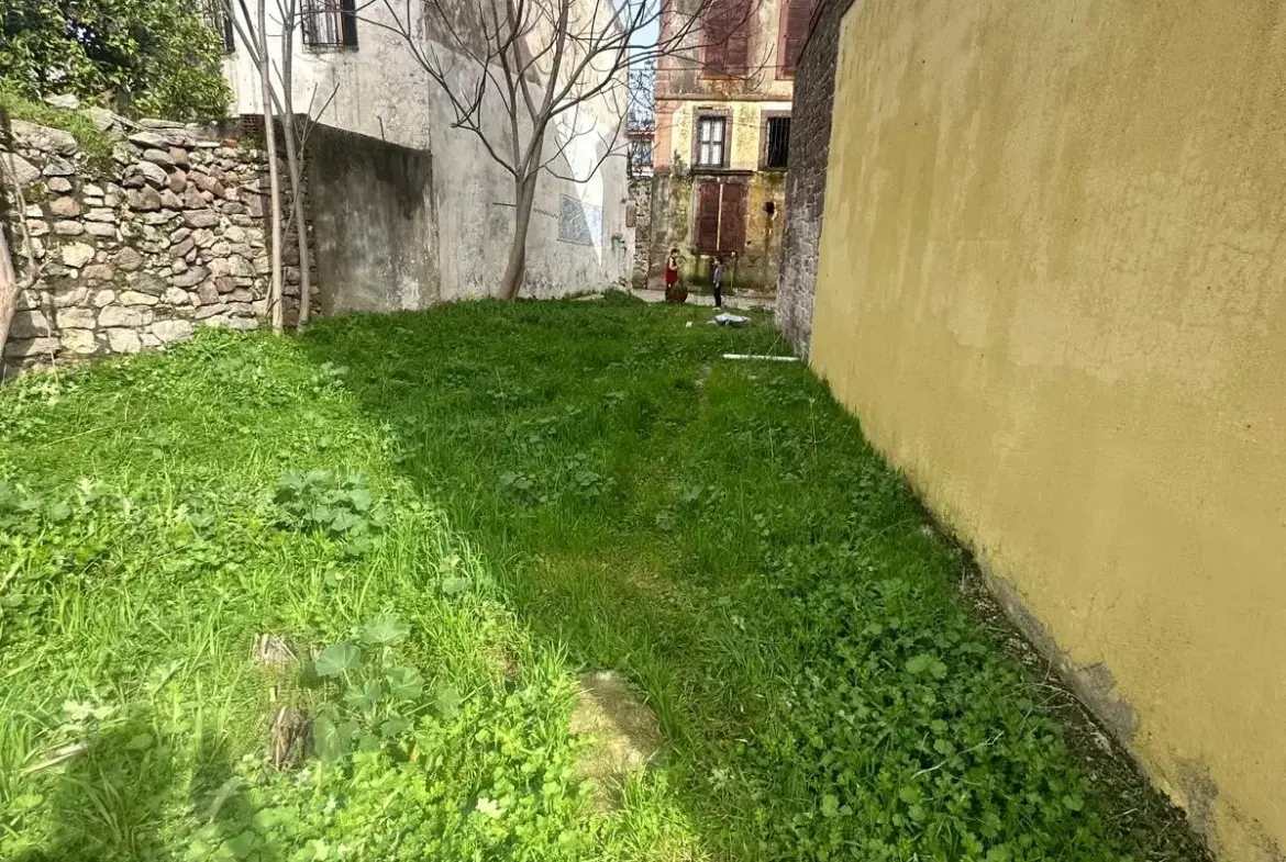 BALIKESİR AYVALIK KÜÇÜKKÖYDE SATILIK ARSA