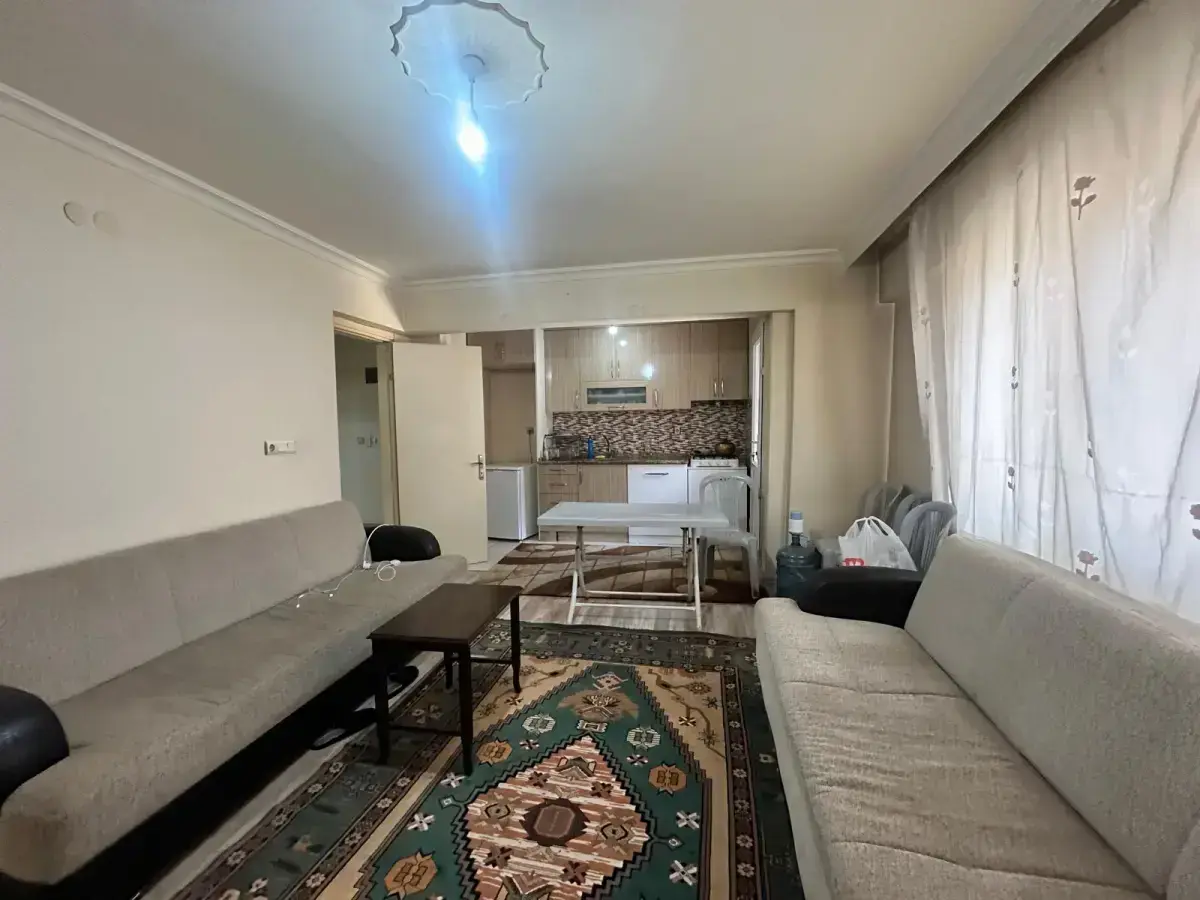 13 EYLÜL OKULU ALTINDA SATILIK DAİRE