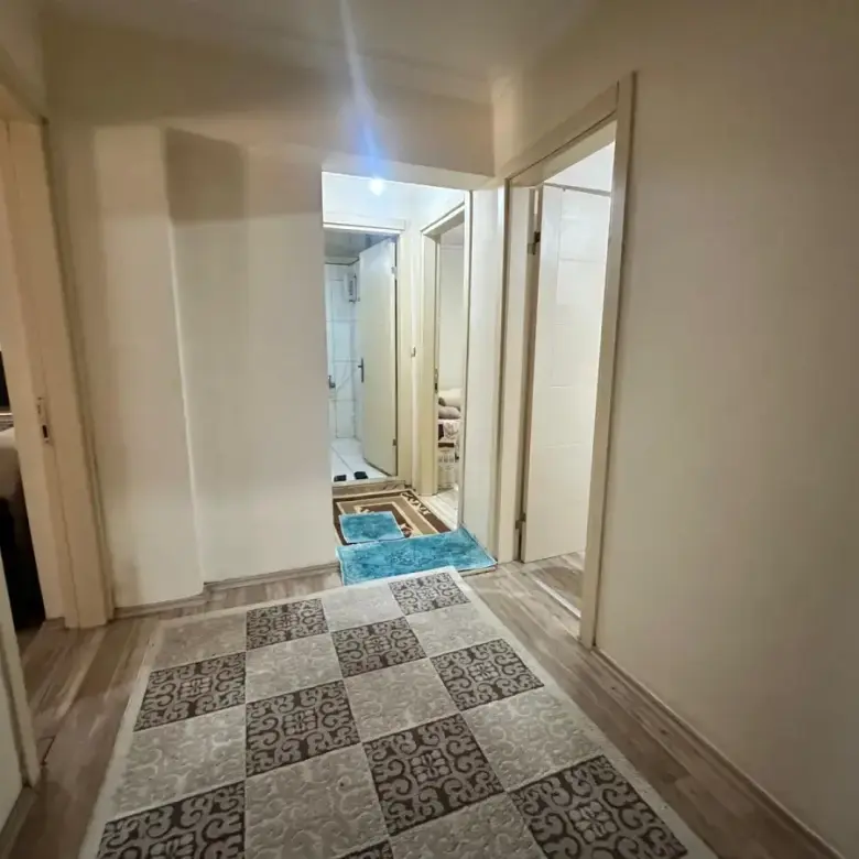 13 EYLÜL OKULU ALTINDA SATILIK DAİRE