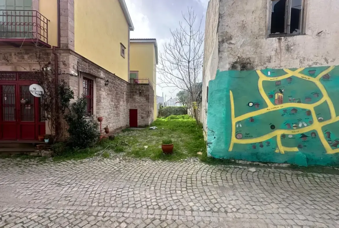 BALIKESİR AYVALIK KÜÇÜKKÖYDE SATILIK ARSA