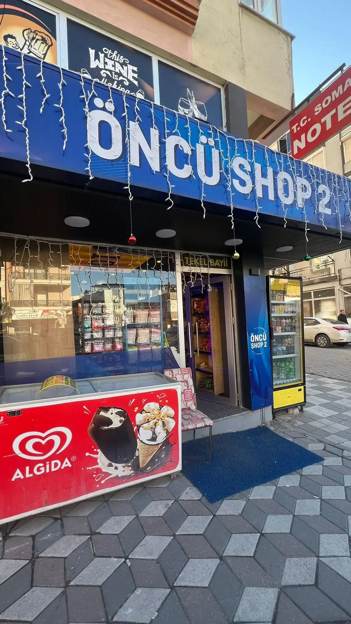 ESKİ ASMALI KAHVE KARŞISI CADDE ÜZERİ SATILIK KÖŞE DÜKKAN