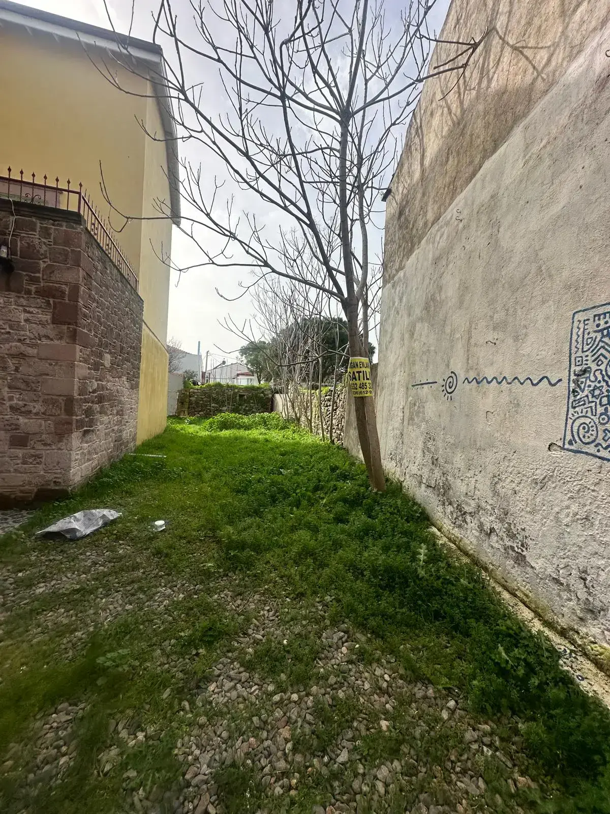 BALIKESİR AYVALIK KÜÇÜKKÖYDE SATILIK ARSA