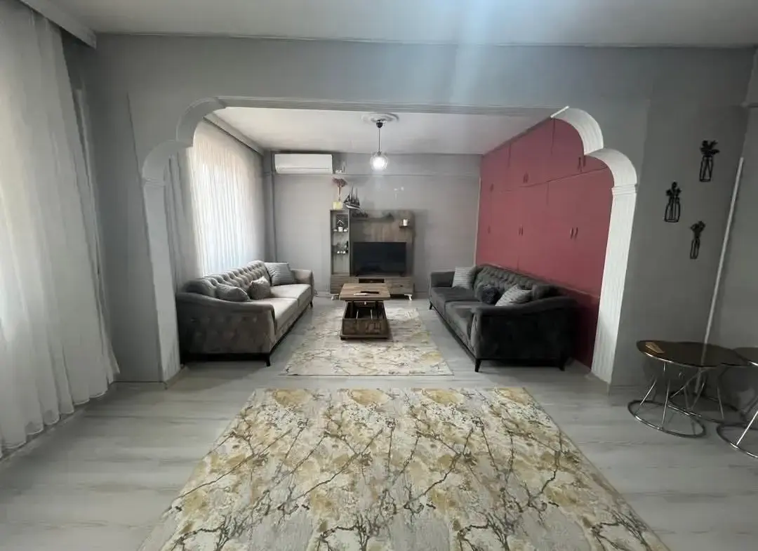 MUZAFFER TEZCAN CADDESİNDE SATILIK DAİRE