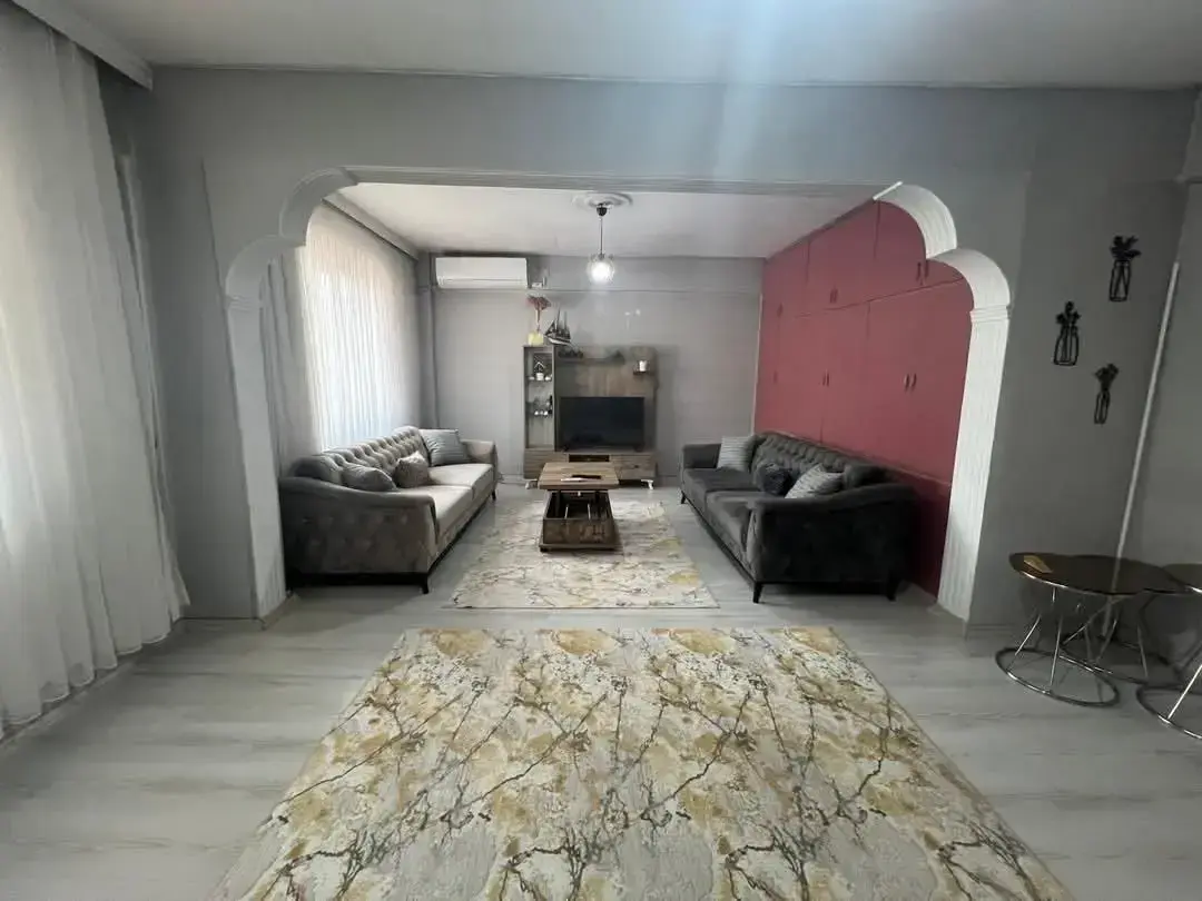 MUZAFFER TEZCAN CADDESİNDE SATILIK DAİRE