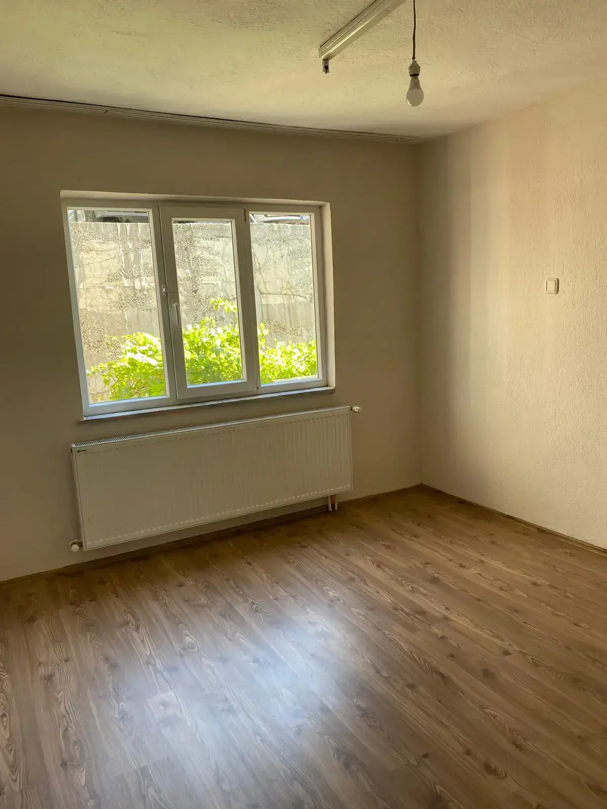 HÜRRİYET MAHALLESİ ESKİ KAMYON GARAJI CİVARI SATILIK DAİRE