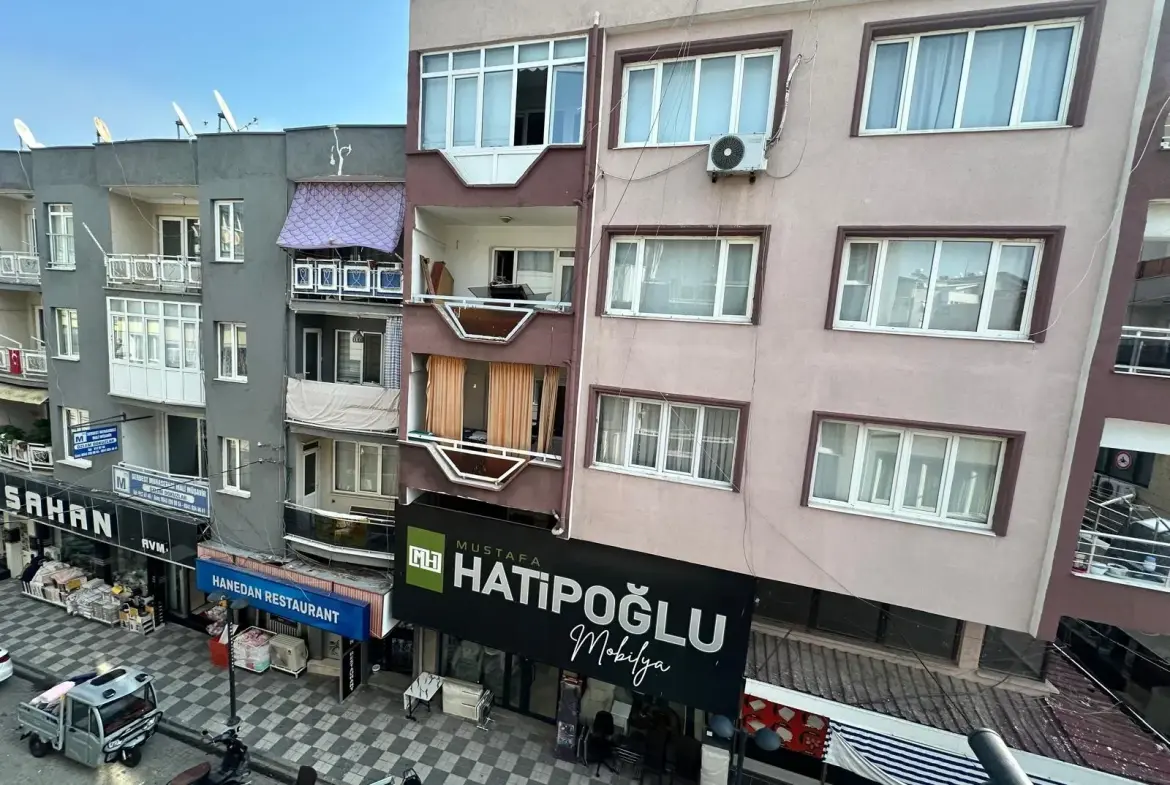 MERKEZDE TAHSİN BAYKAL CADDESİNDE SATILIK DAİRE