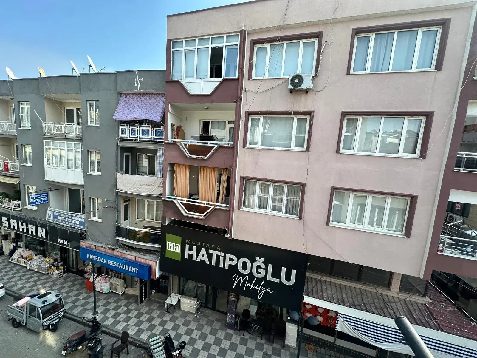 MERKEZDE TAHSİN BAYKAL CADDESİNDE SATILIK DAİRE