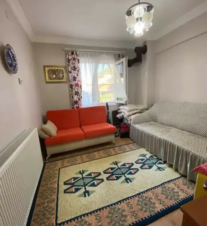 TURGUTALP MAHALLESİ HELVACI DURAĞI CİVARINDA SATILIK DAİRE