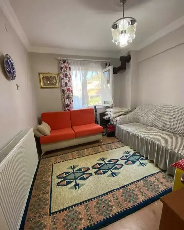 TURGUTALP MAHALLESİ HELVACI DURAĞI CİVARINDA SATILIK DAİRE
