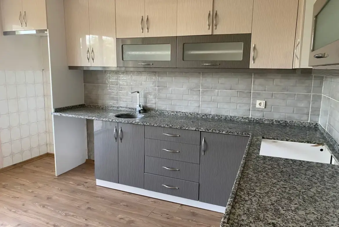 HÜRRİYET MAHALLESİ ESKİ KAMYON GARAJI CİVARI SATILIK DAİRE