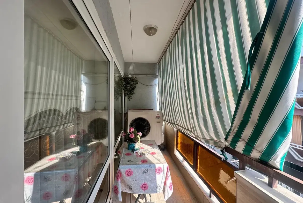 MERKEZDE TAHSİN BAYKAL CADDESİNDE SATILIK DAİRE