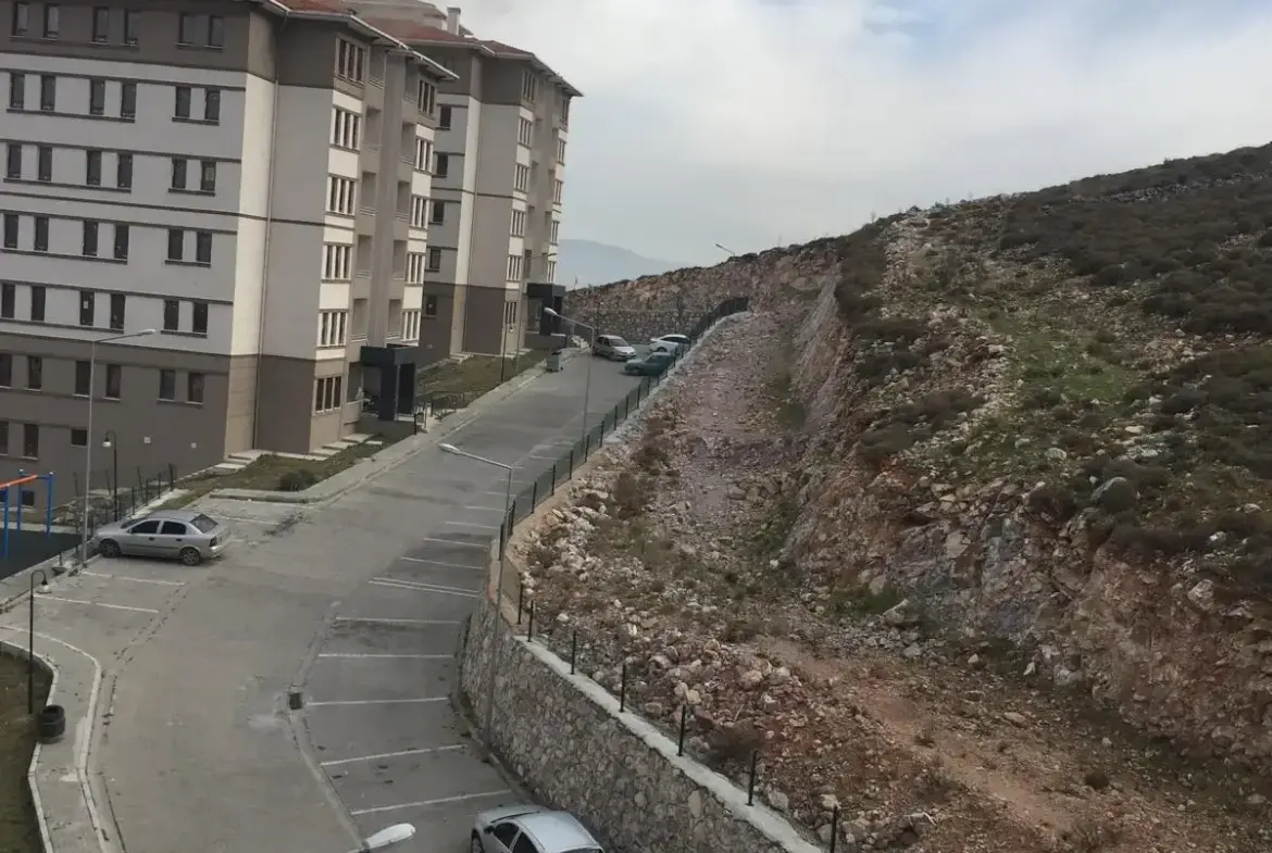 TURGUTALP MAHALLESİ TOKİ MADENCİ KONUTLARINDA SATILIK DAİRE