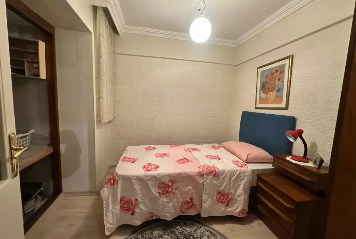 MERKEZDE TAHSİN BAYKAL CADDESİNDE SATILIK DAİRE