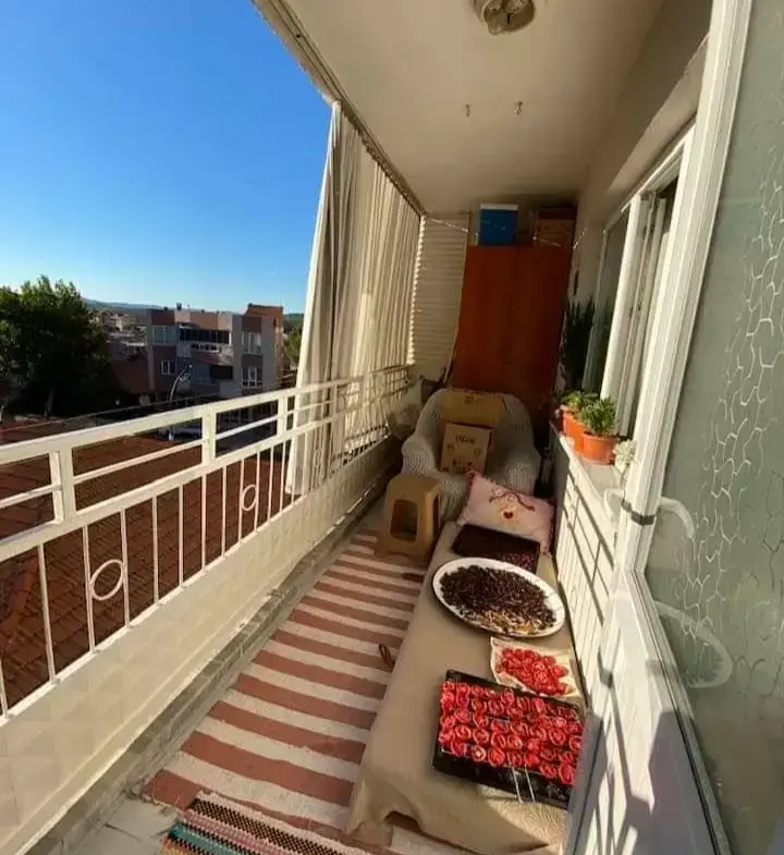 TURGUTALP MAHALLESİ HELVACI DURAĞI CİVARINDA SATILIK DAİRE