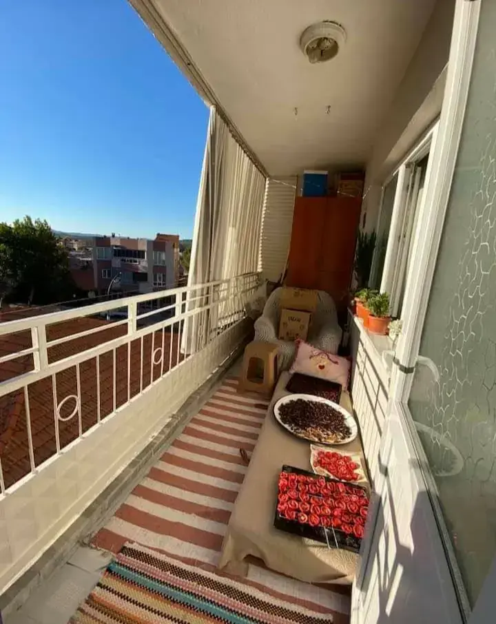 TURGUTALP MAHALLESİ HELVACI DURAĞI CİVARINDA SATILIK DAİRE