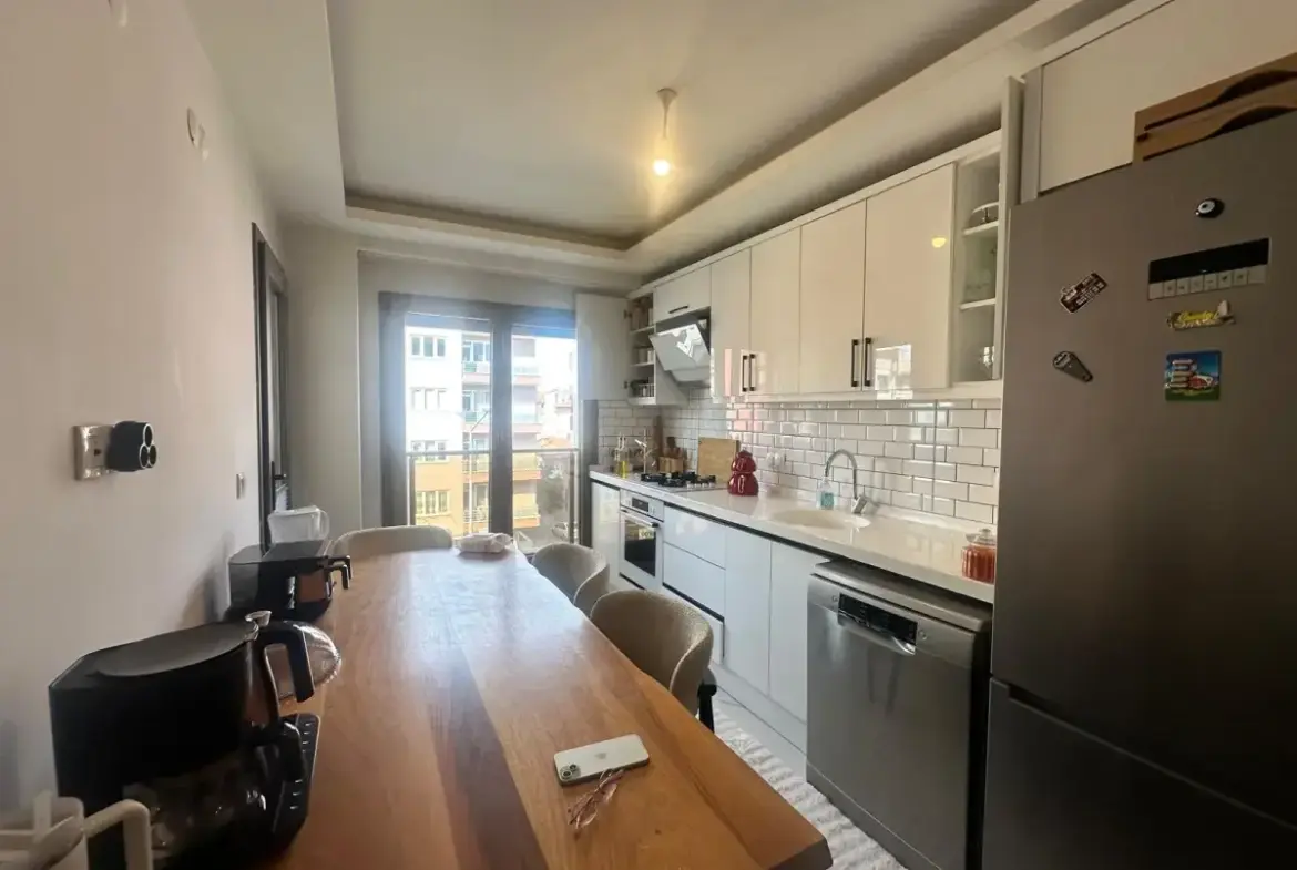 ÇORBACI AZİZ CİVARI CADDE ÜZERİ SATILIK DAİRE