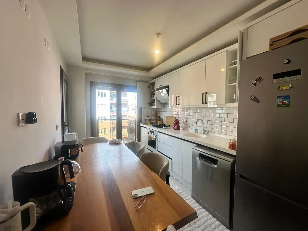 ÇORBACI AZİZ CİVARI CADDE ÜZERİ SATILIK DAİRE