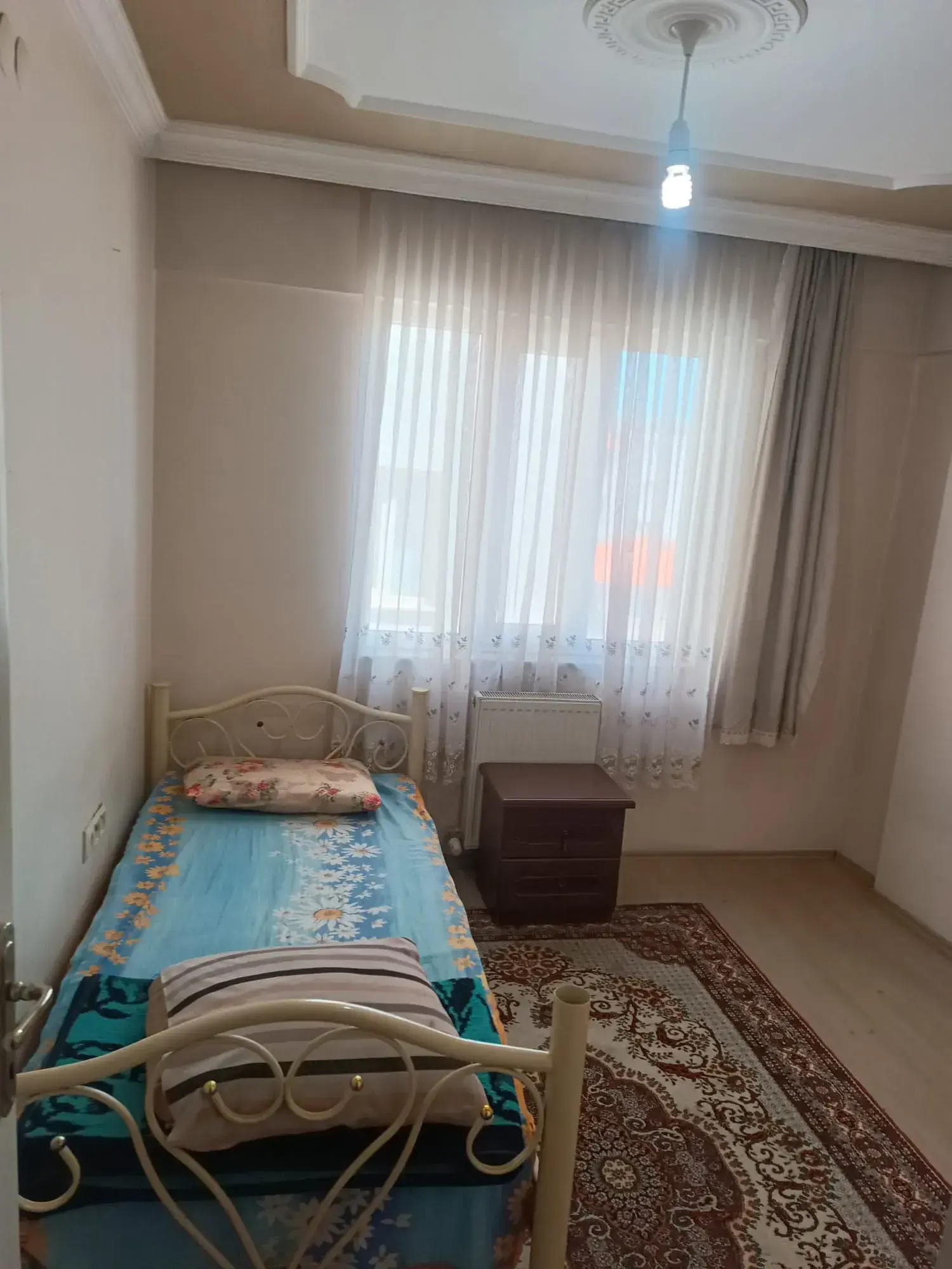 CUMA PAZARI CİVARI EŞYALI KİRALIK DAİRE