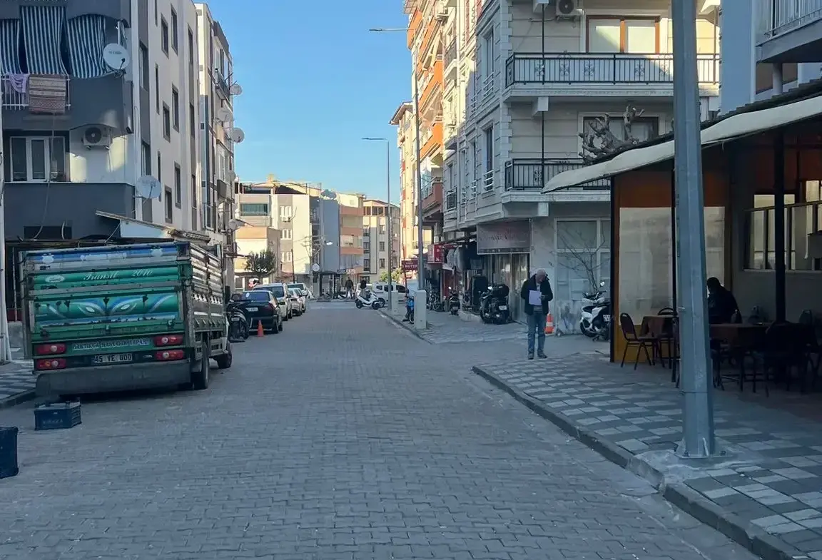KUBBELİ CAMİ CİVARI ACİL SATILIK DÜKKAN