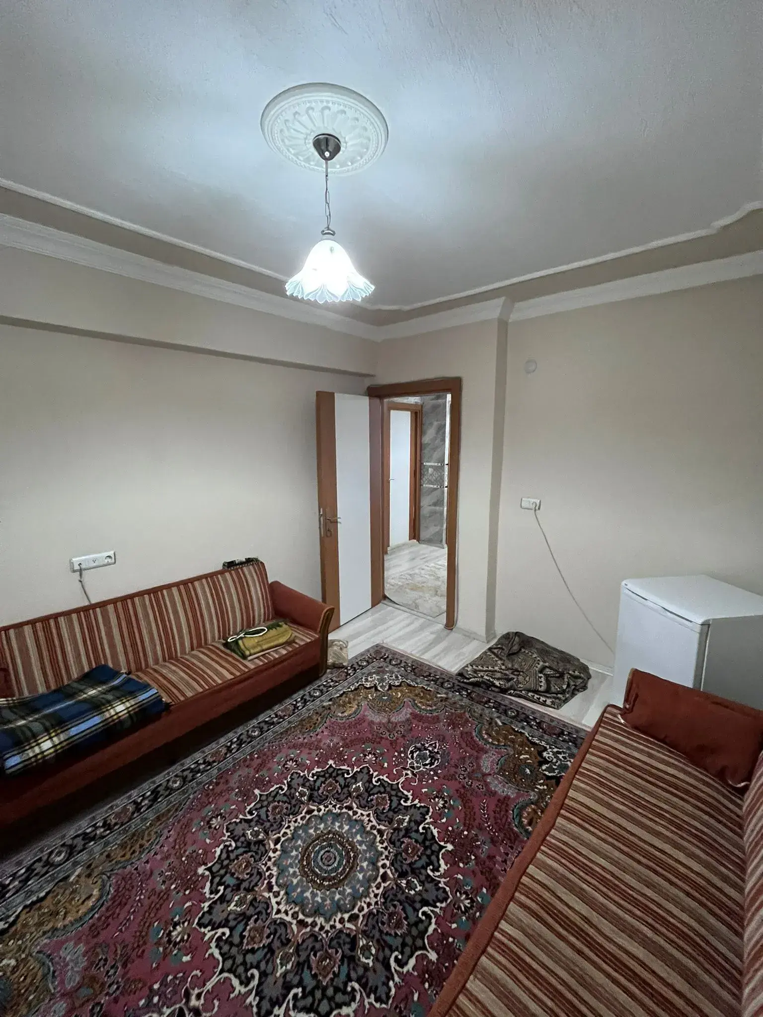 SOMA PAZAR YERİ ÜZERİNDE EŞYALI KİRALIK DAİRE