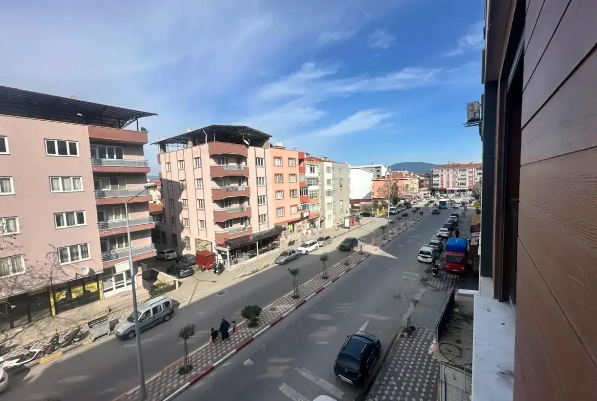 ÇORBACI AZİZ CİVARI CADDE ÜZERİ SATILIK DAİRE