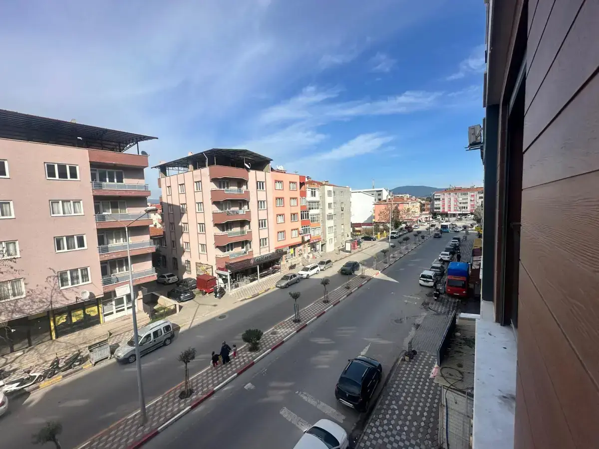 ÇORBACI AZİZ CİVARI CADDE ÜZERİ SATILIK DAİRE