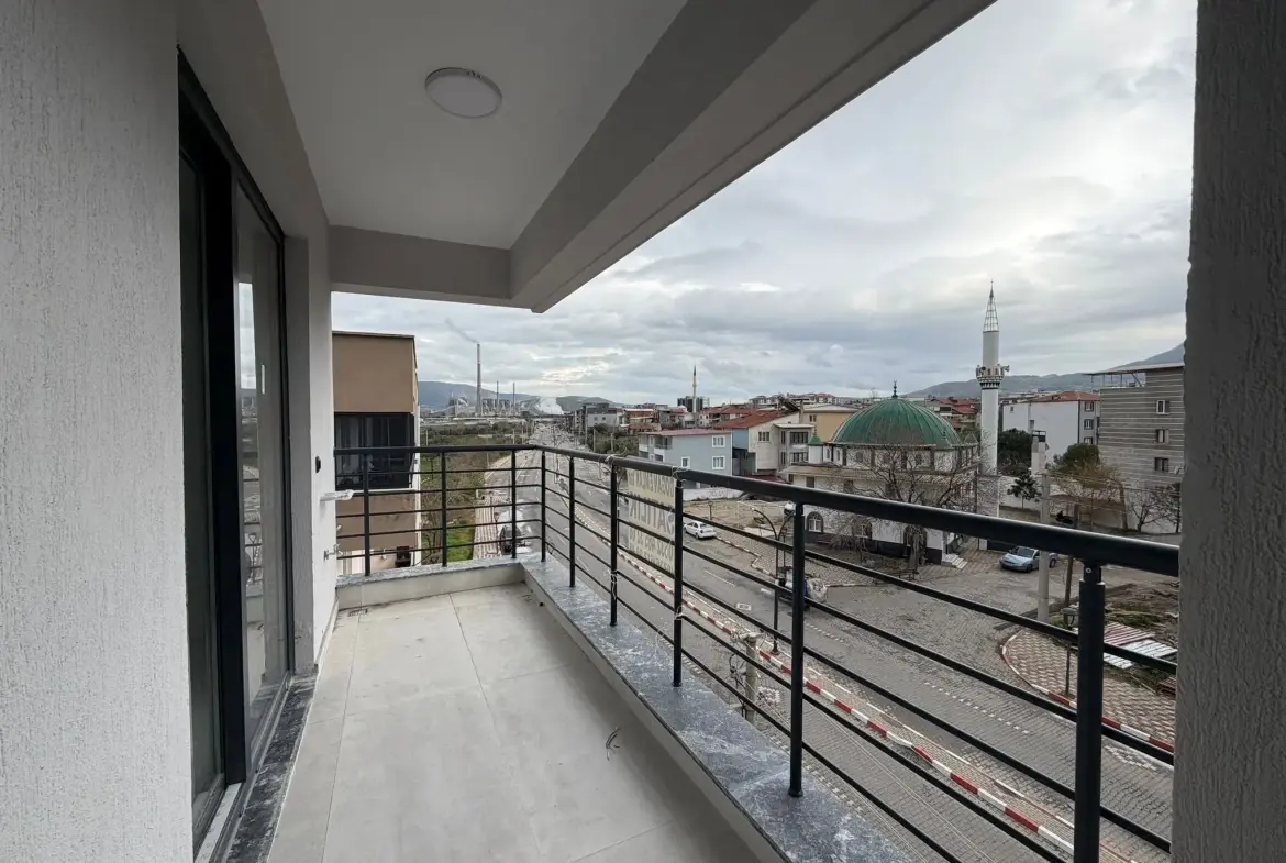ADNAN MENDERES CADDESİ ÜZERİNDE SATILIK DAİRE