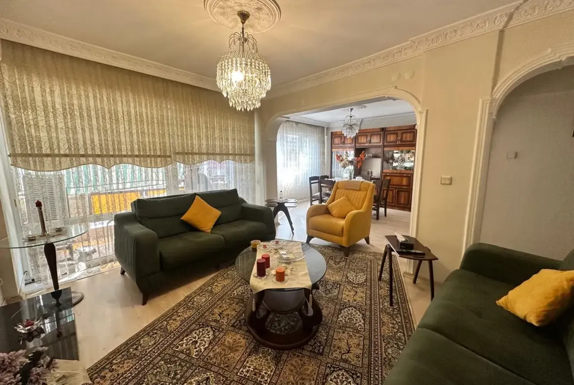 MERKEZDE TAHSİN BAYKAL CADDESİNDE SATILIK DAİRE