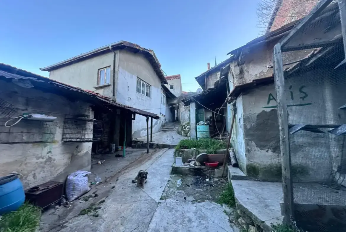 YENİ PAZAR YERİ ÜZERNDE SATILIK MÜSTAKİL EV