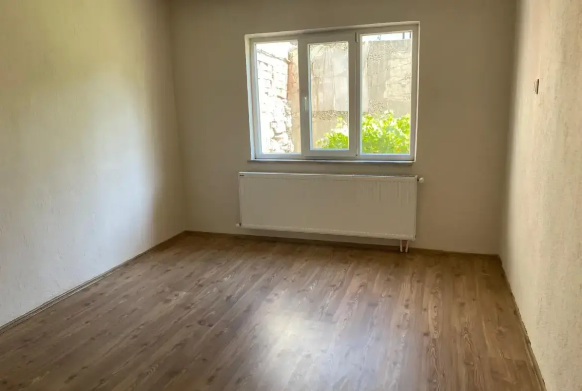 HÜRRİYET MAHALLESİ ESKİ KAMYON GARAJI CİVARI SATILIK DAİRE