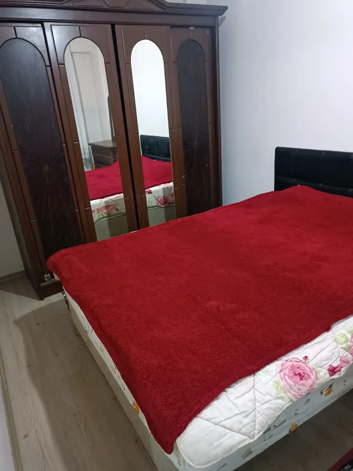CUMA PAZARI CİVARI EŞYALI KİRALIK DAİRE