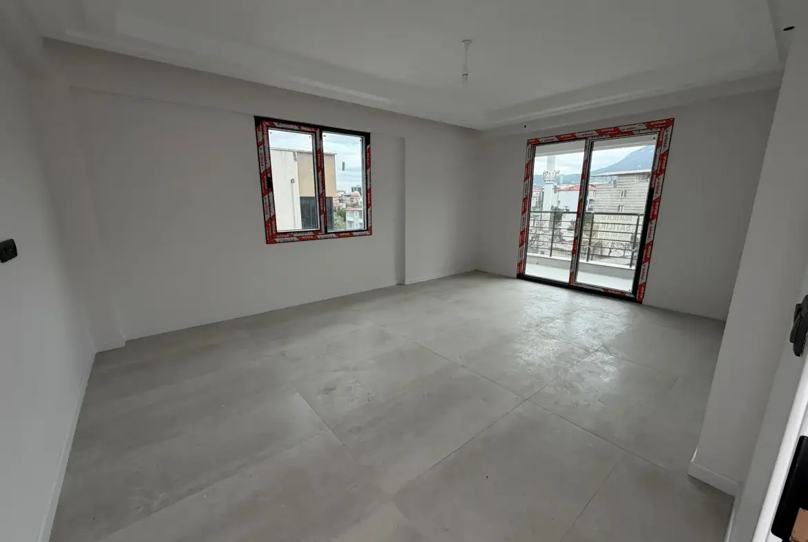 ADNAN MENDERES CADDESİ ÜZERİNDE SATILIK DAİRE