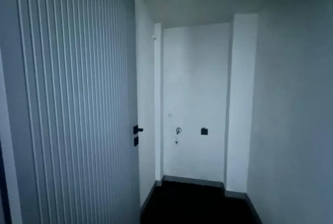 MERKEZDE FATİH CADDESİNDE KİRALIK DAİRE
