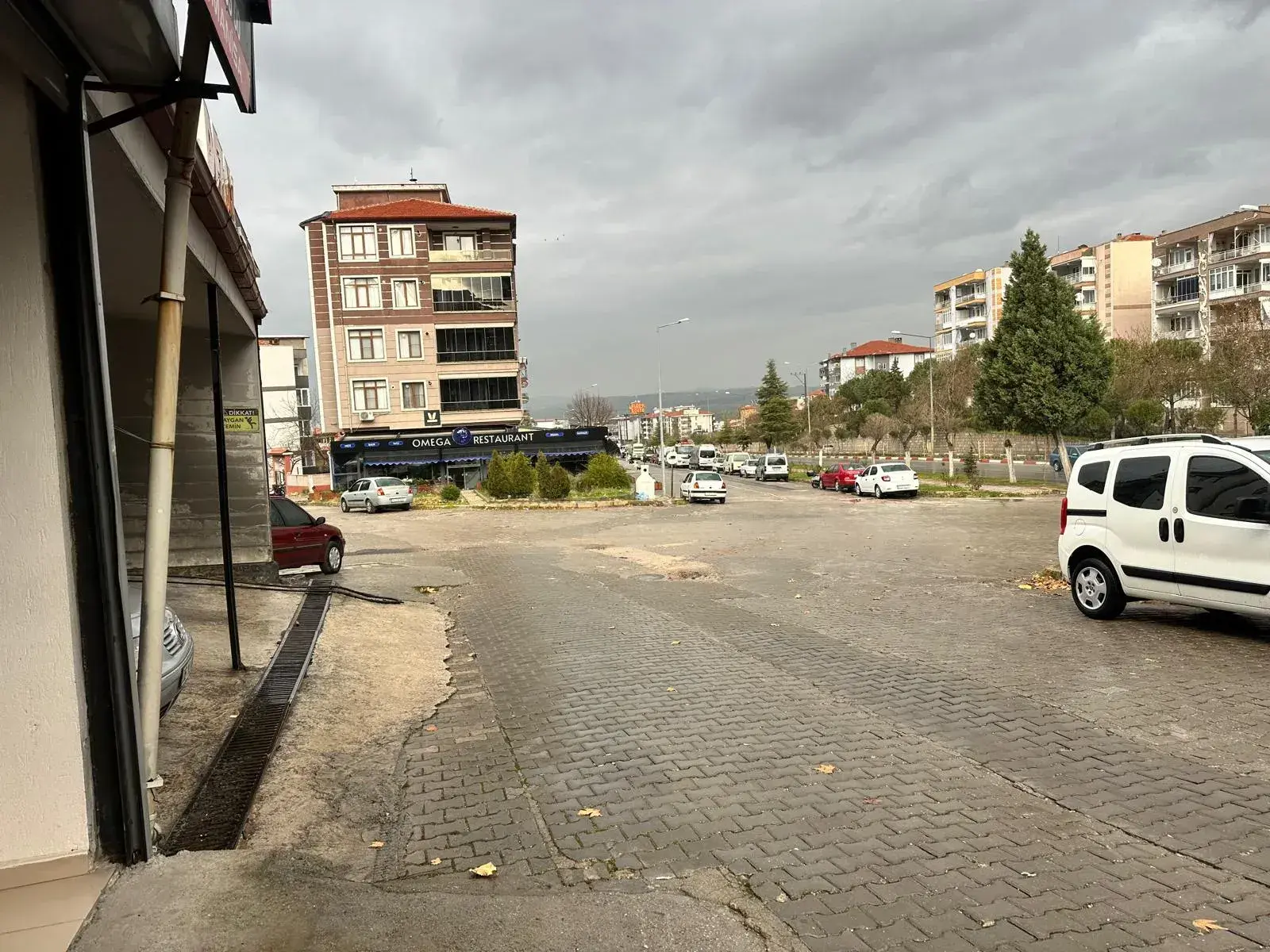 MEDİGÜN HASTANESİ ALTINDA SATILIK DÜKKAN