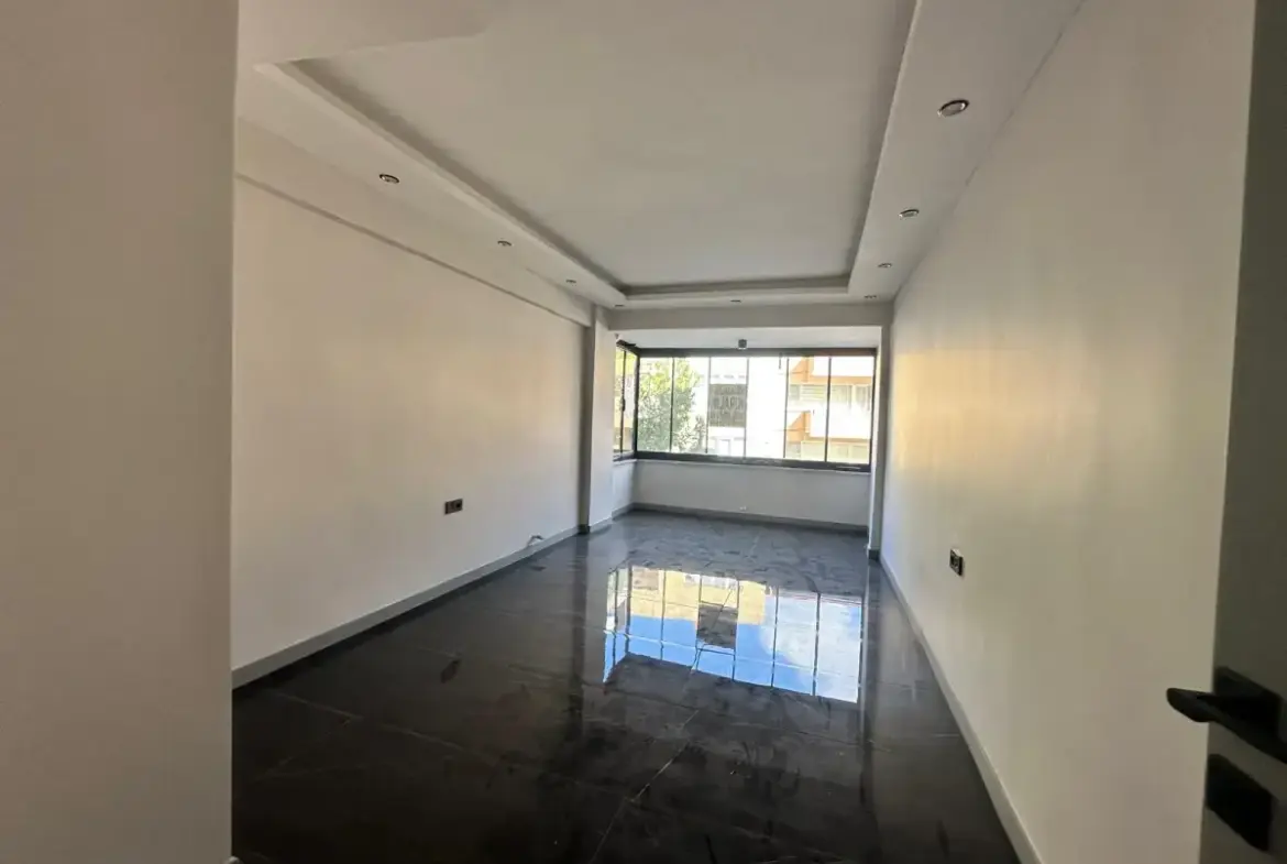 MERKEZDE FATİH CADDESİNDE KİRALIK DAİRE