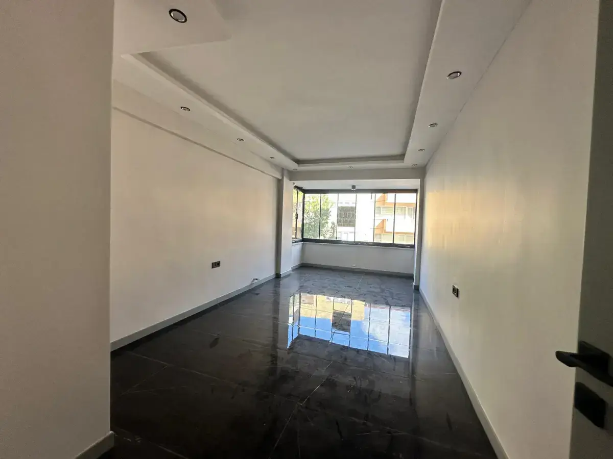 MERKEZDE FATİH CADDESİNDE KİRALIK DAİRE