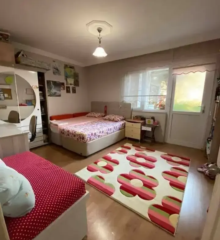 TURGUTALP MAHALLESİ HELVACI DURAĞI CİVARINDA SATILIK DAİRE