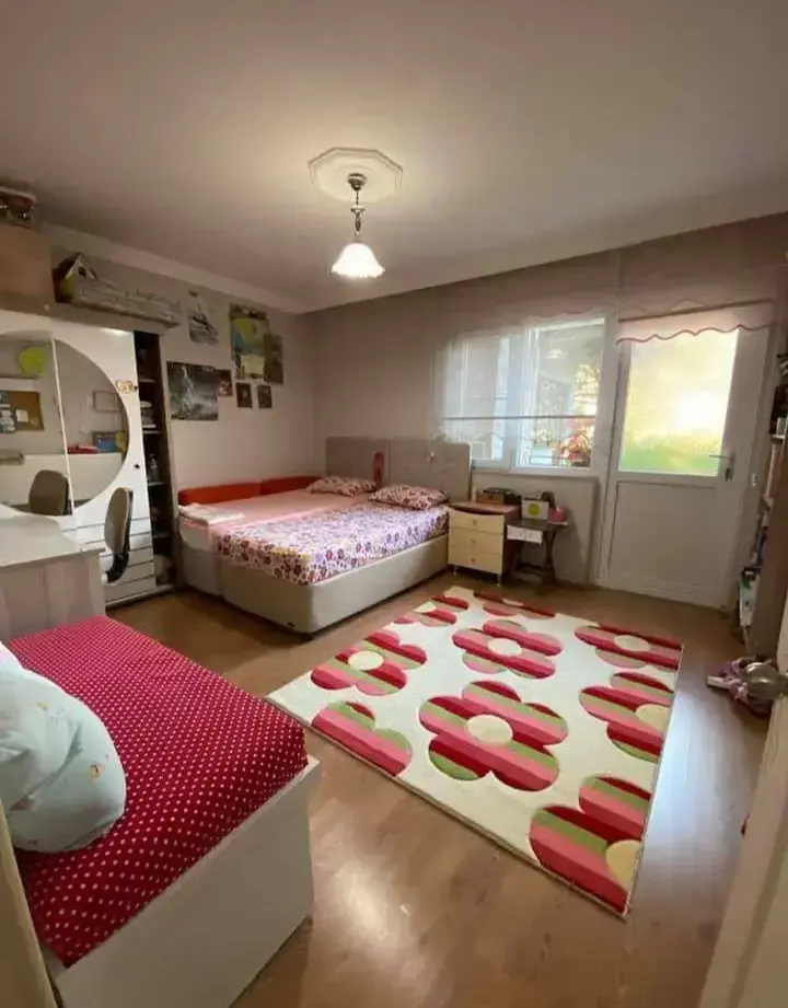 TURGUTALP MAHALLESİ HELVACI DURAĞI CİVARINDA SATILIK DAİRE