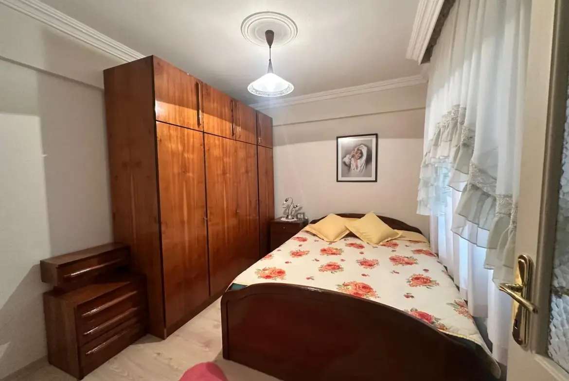 MERKEZDE TAHSİN BAYKAL CADDESİNDE SATILIK DAİRE