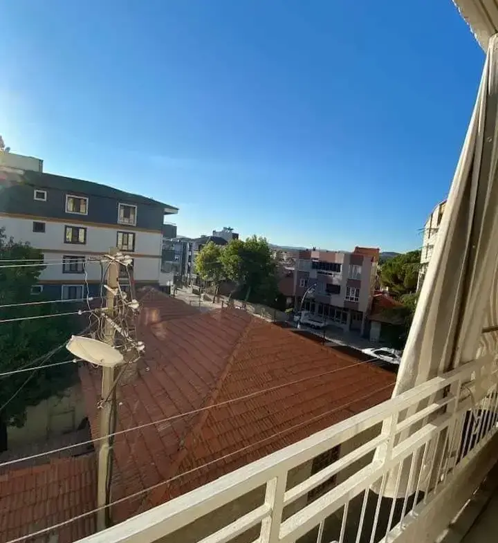 TURGUTALP MAHALLESİ HELVACI DURAĞI CİVARINDA SATILIK DAİRE