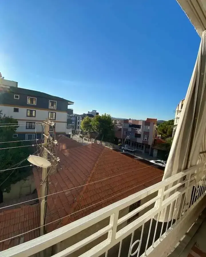TURGUTALP MAHALLESİ HELVACI DURAĞI CİVARINDA SATILIK DAİRE