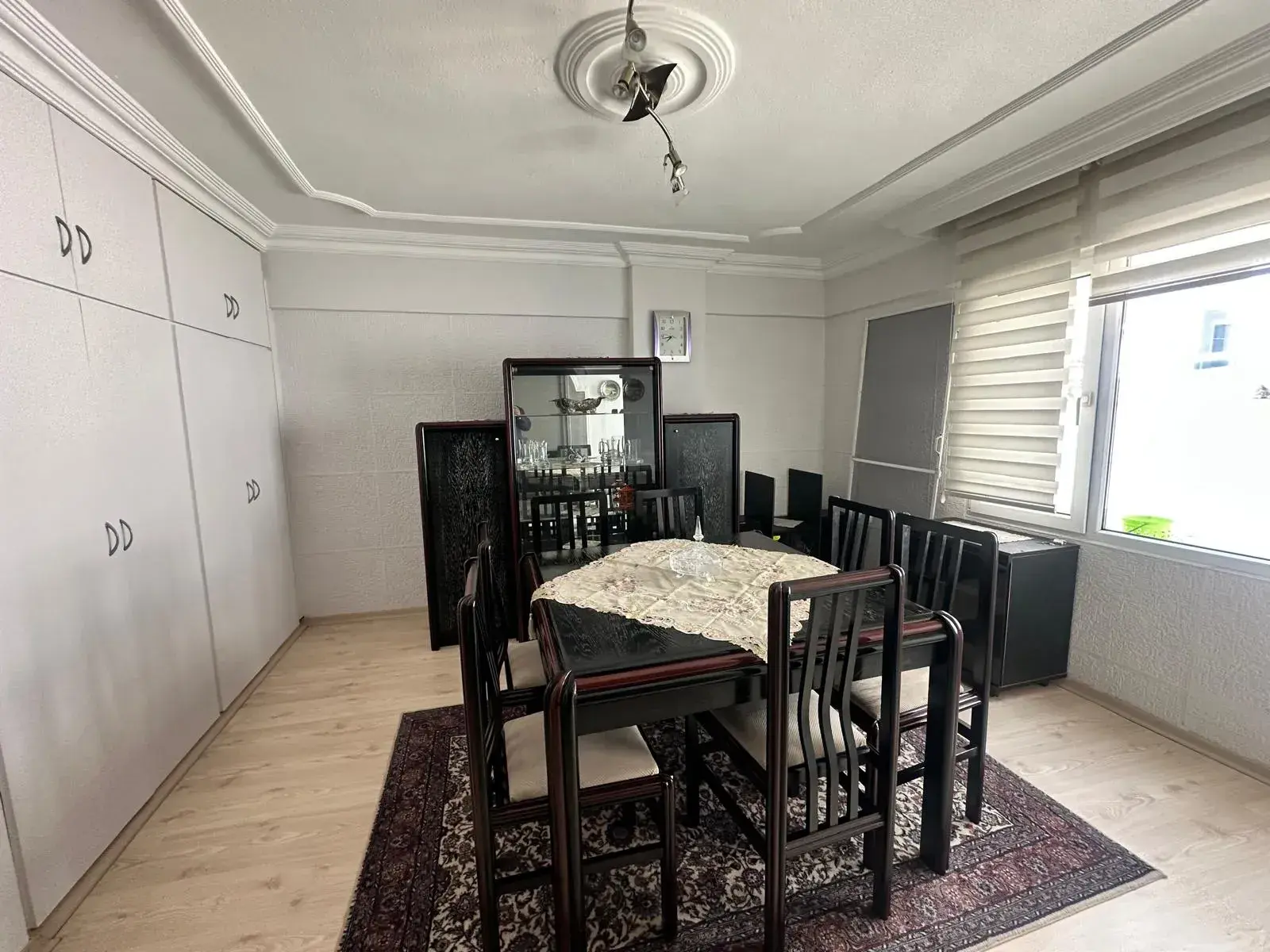 MERKEZDE TAHSİN BAYKAL CADDESİNDE SATILIK DAİRE