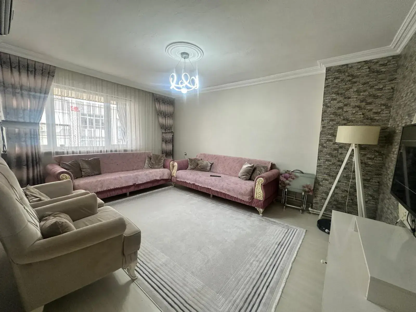 HÜRRİYET MAHALLESİ BÜYÜK MİGROS ALTINDA SATILIK DAİRE