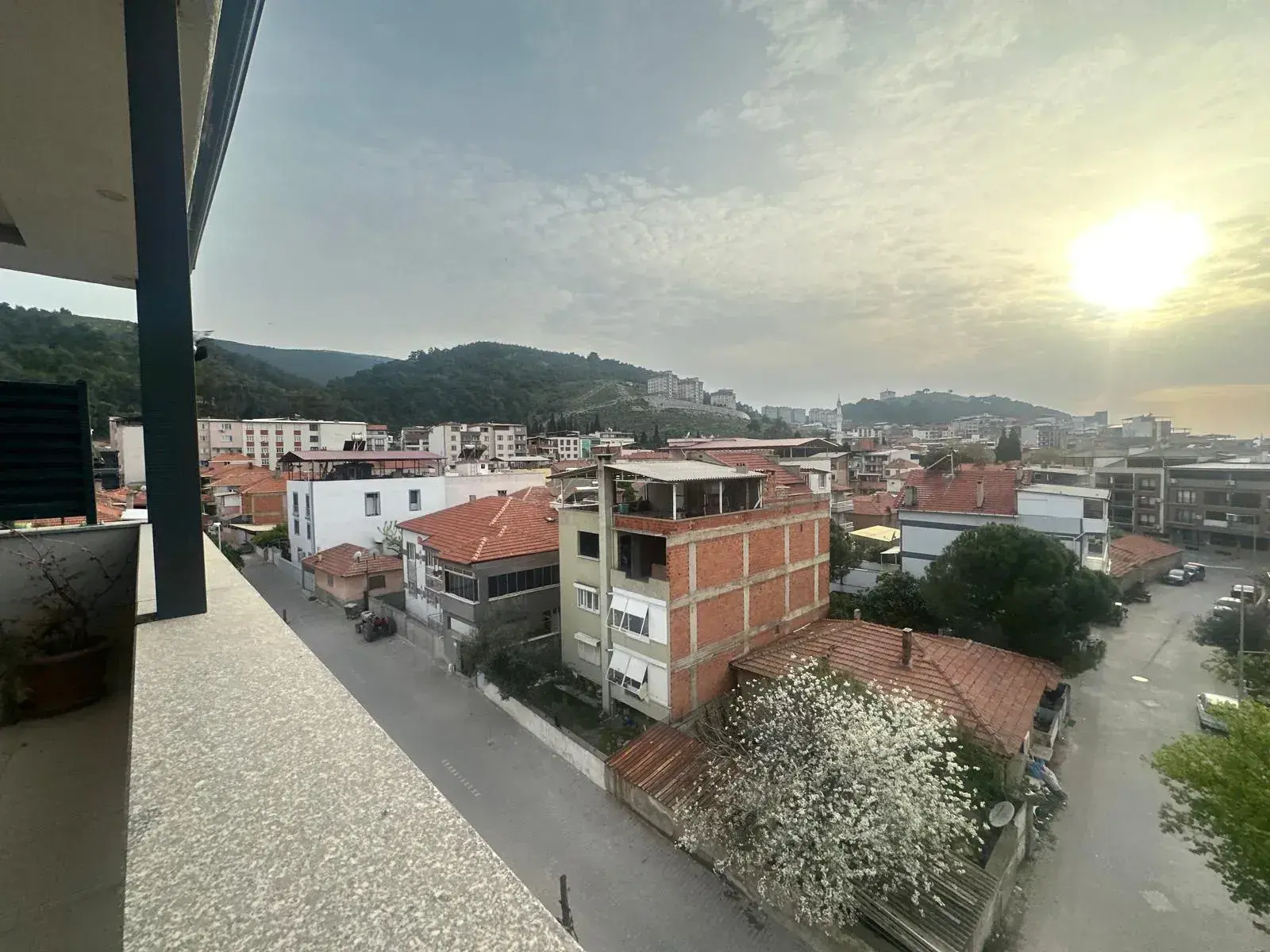 TURGUTALP MAHALLESİ RIFAT DAĞDELEN OKULU CİVARI SATILIK DUBLEX