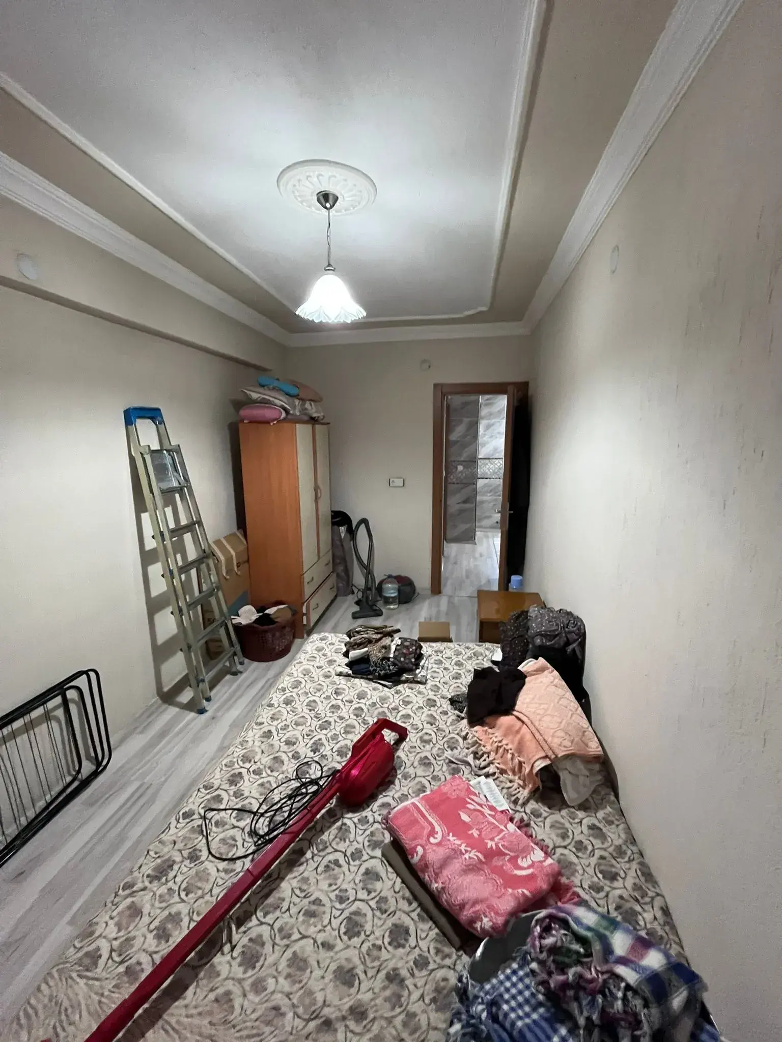 SOMA PAZAR YERİ ÜZERİNDE EŞYALI KİRALIK DAİRE
