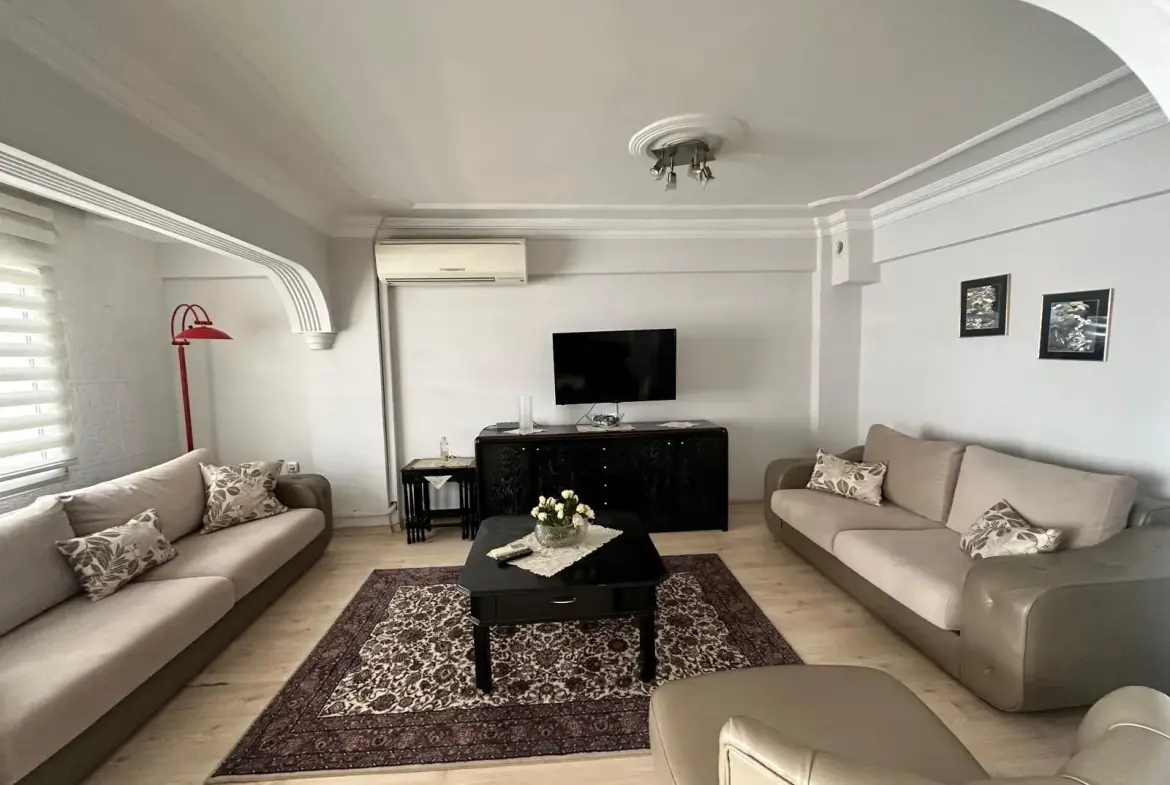 MERKEZDE TAHSİN BAYKAL CADDESİNDE SATILIK DAİRE