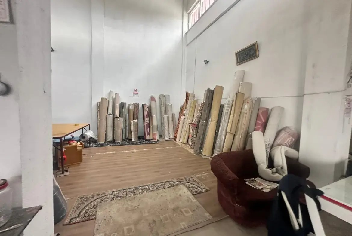 SANAYİDE SATILIK DÜKKANLAR