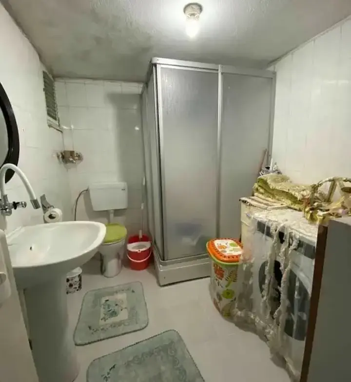 TURGUTALP MAHALLESİ HELVACI DURAĞI CİVARINDA SATILIK DAİRE